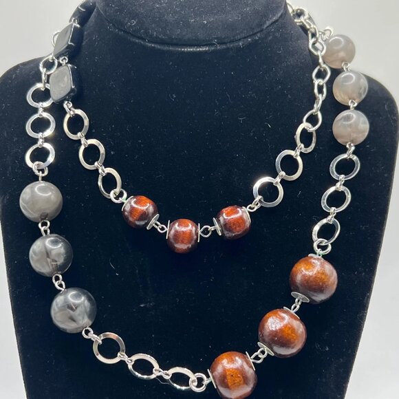 Stunning Vintage 32”. Wood and resin bead necklace. - Picture 5 of 7